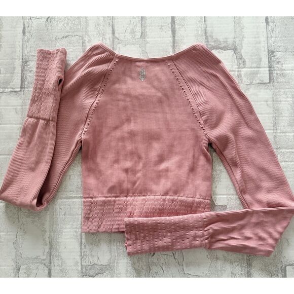 NWT Free People Cut It Out Rose Long Sleeve Stretchy Thumbhole Crop Top Sz XS/S - Picture 3 of 8